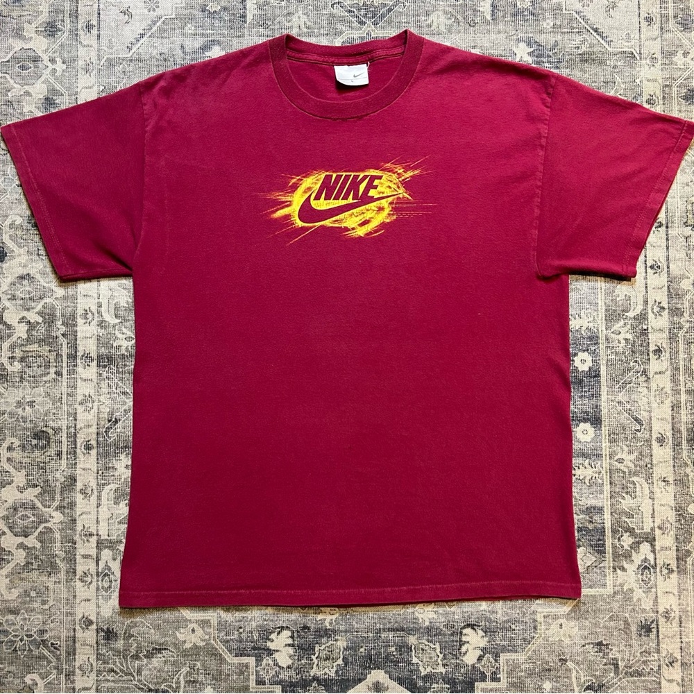 Nike vintage Y2K silver tag maroon/gold logo t-shirt L Made in Canada